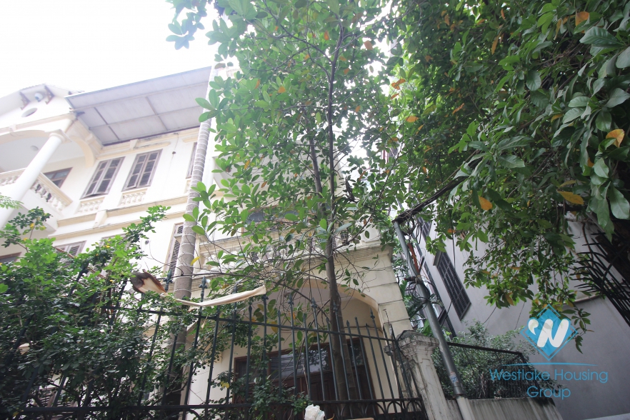 Unfirnished house with cheap price for rent in Tay Ho, Hanoi